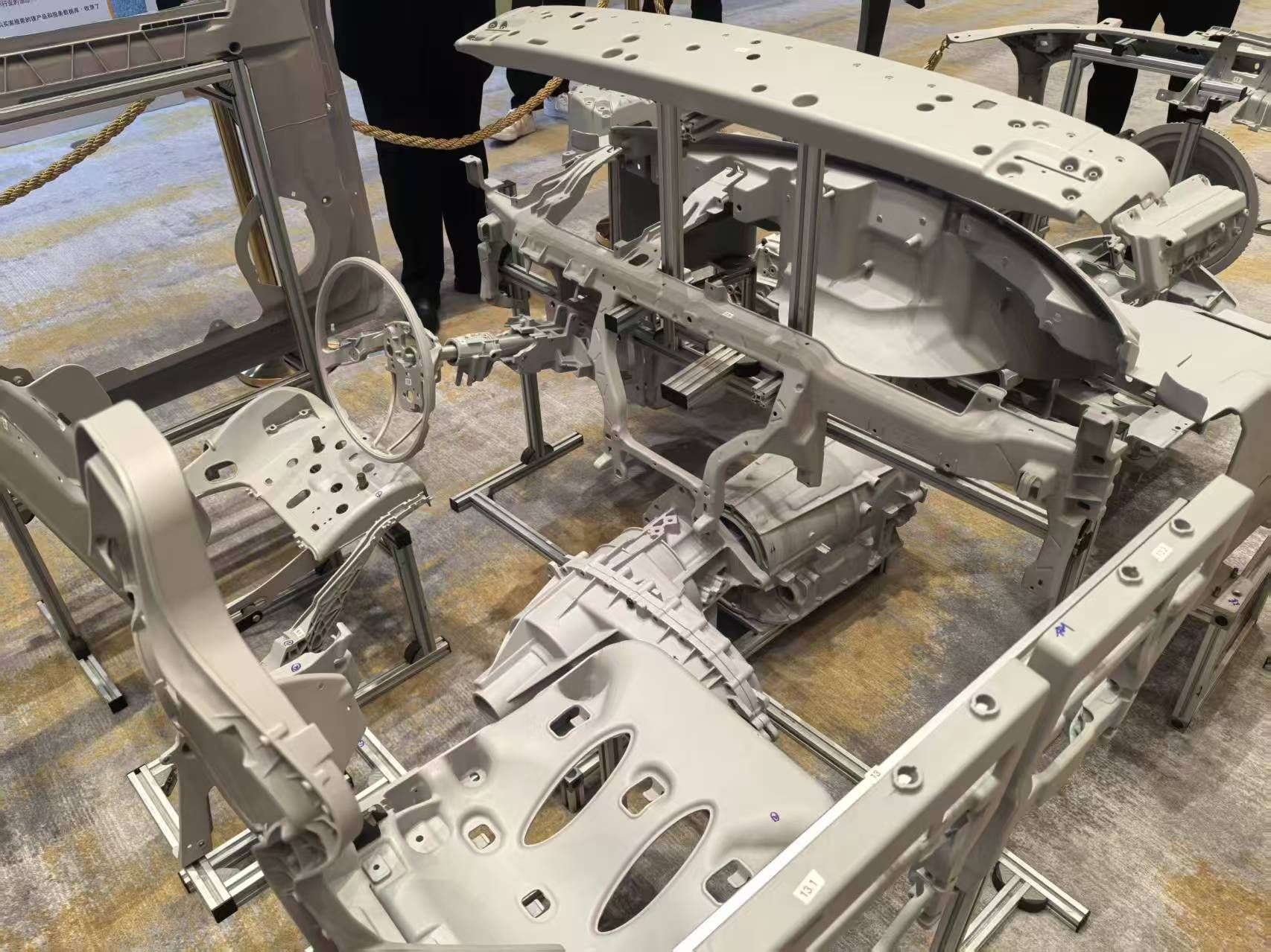 壓鑄脫模劑100問（47）鎂合金壓鑄和注射有什么區(qū)別和聯(lián)系？以及對于脫模劑要求有什么區(qū)別