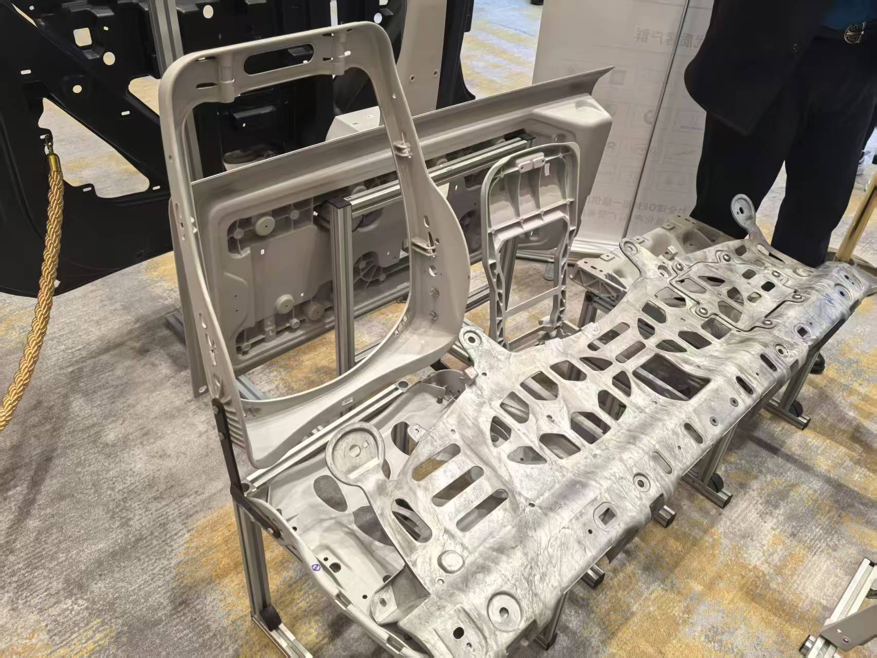 壓鑄脫模劑100問（48）鎂合金高壓壓鑄中模具溫度控制的核心要求是什么？如何實(shí)現(xiàn)？對于脫模劑的要求是什么？